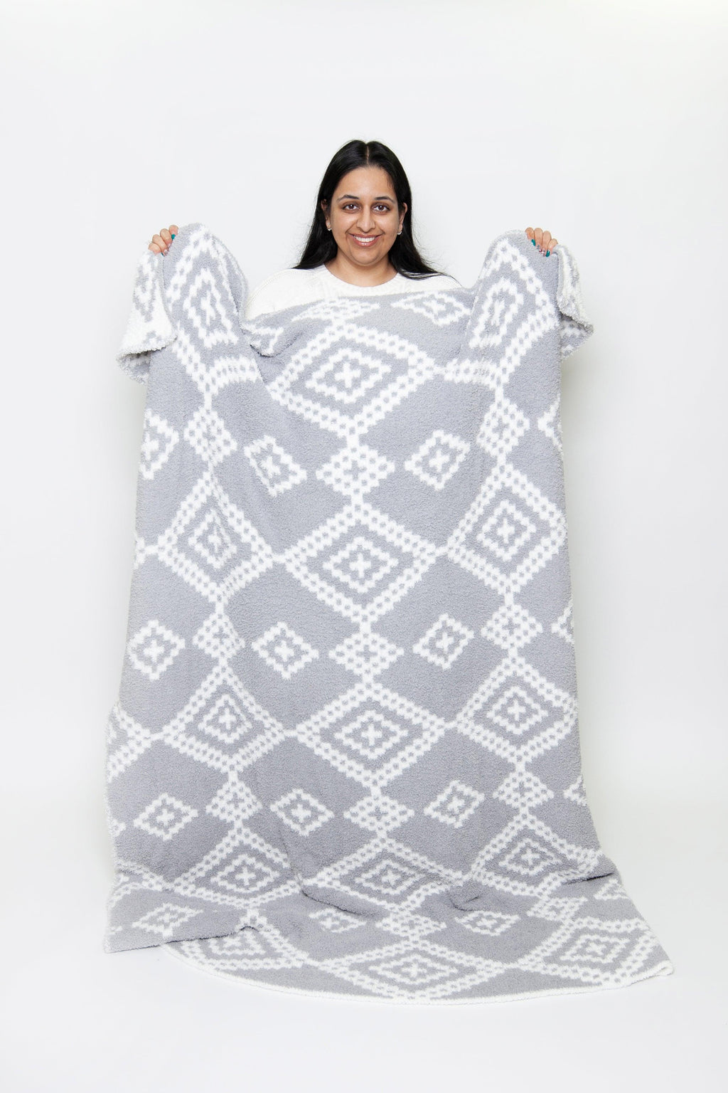 Grey + White Diamond Knit Throw